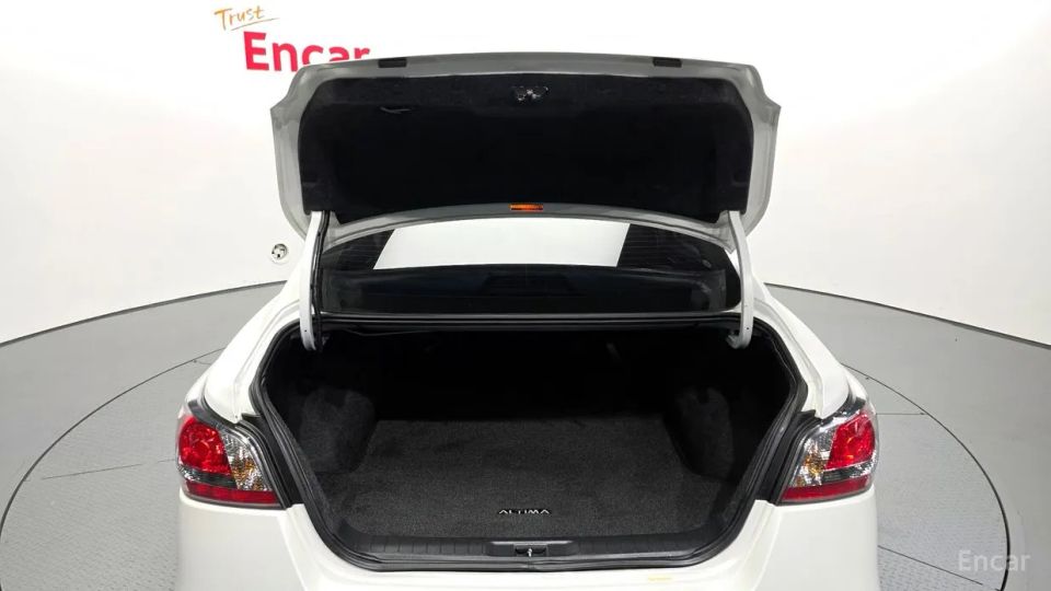 Nissan altima