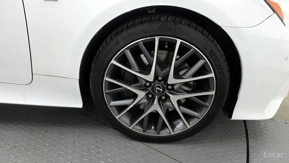 Lexus RC