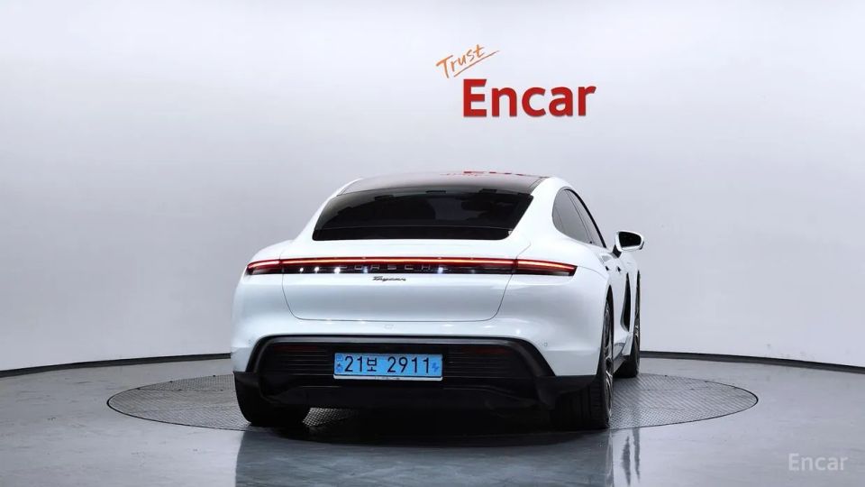 Porsche Taycan