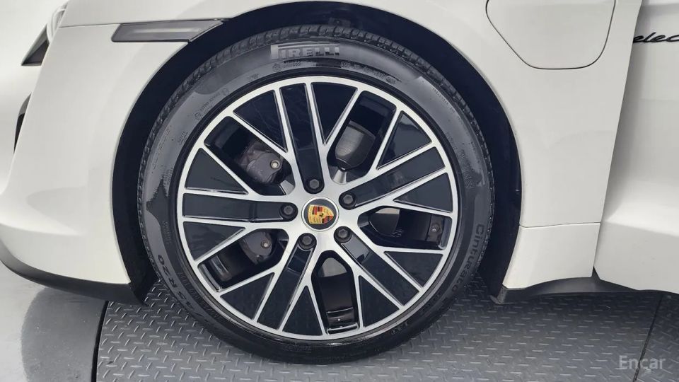 Porsche Taycan