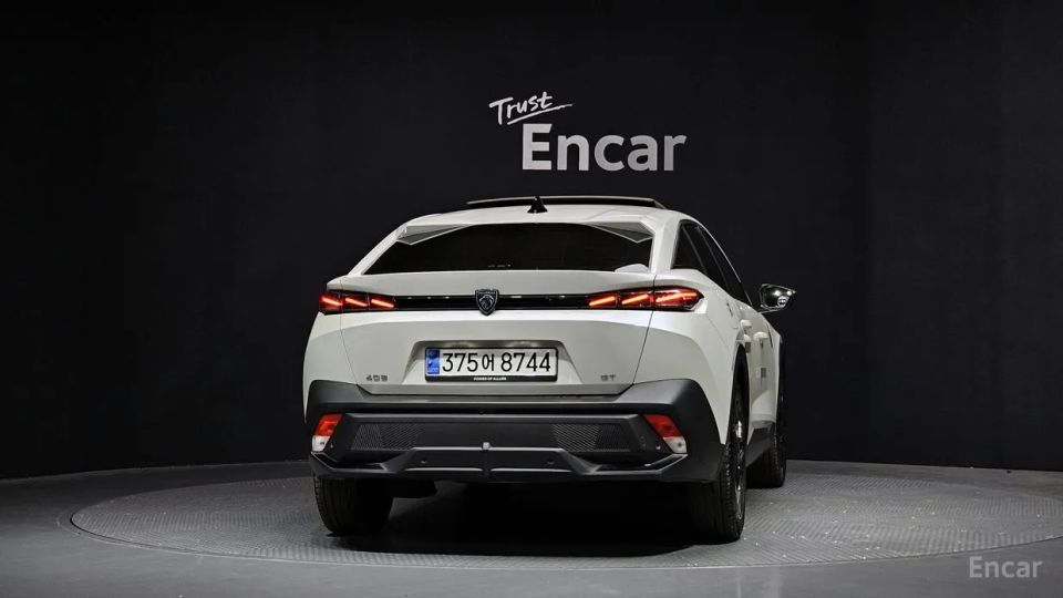 Peugeot 408
