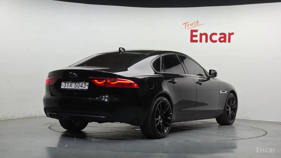 Jaguar xf