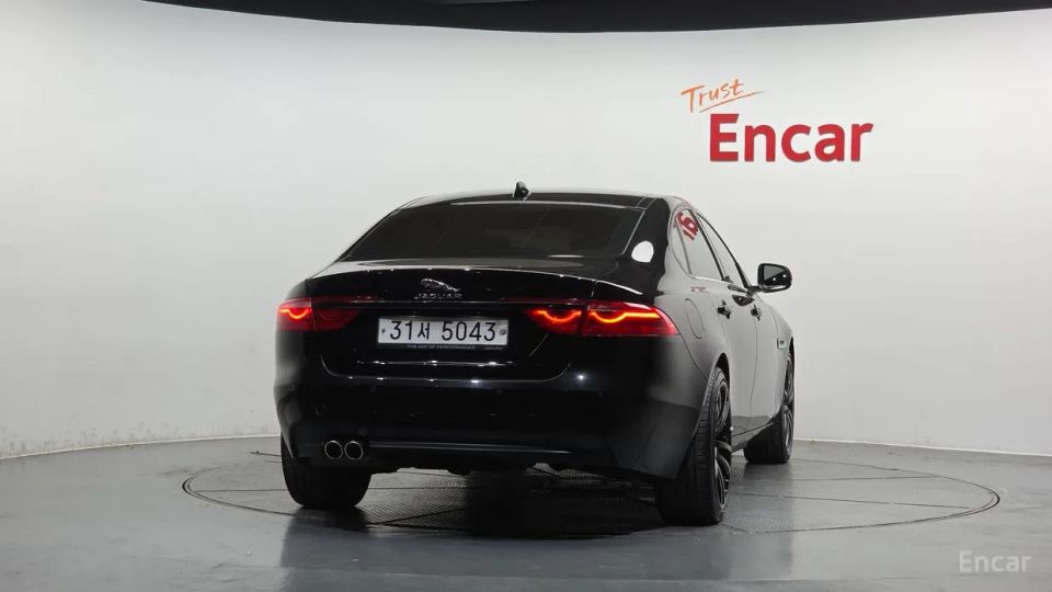 Jaguar xf