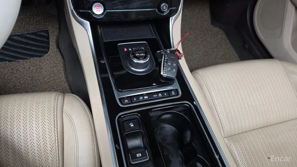 Jaguar xf
