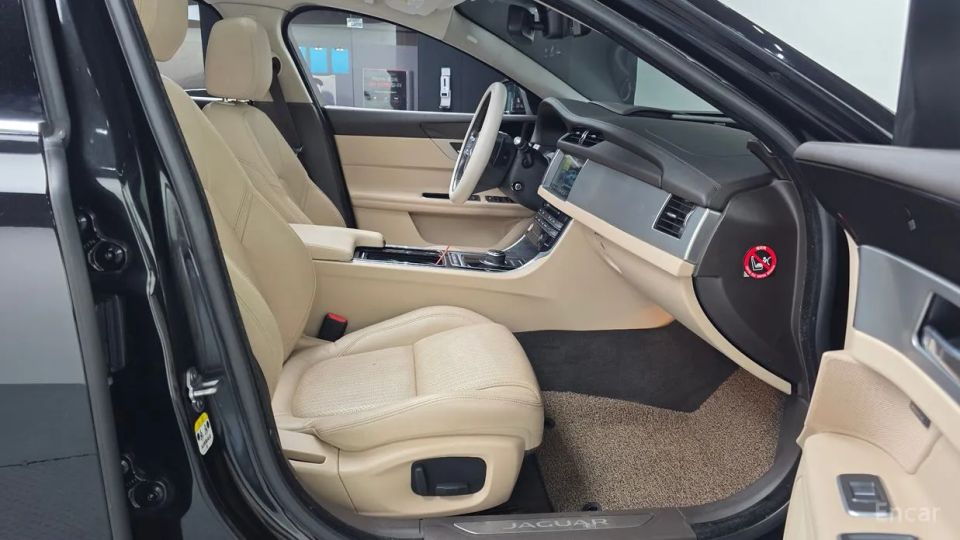 Jaguar xf
