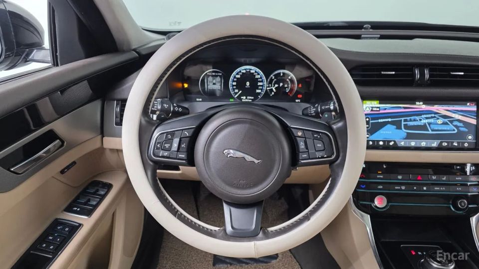 Jaguar xf