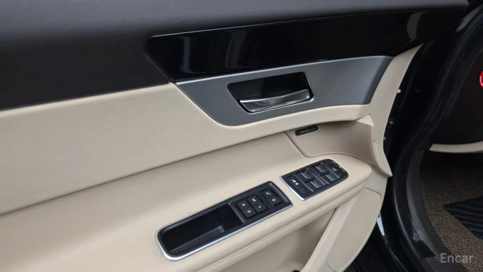 Jaguar xf
