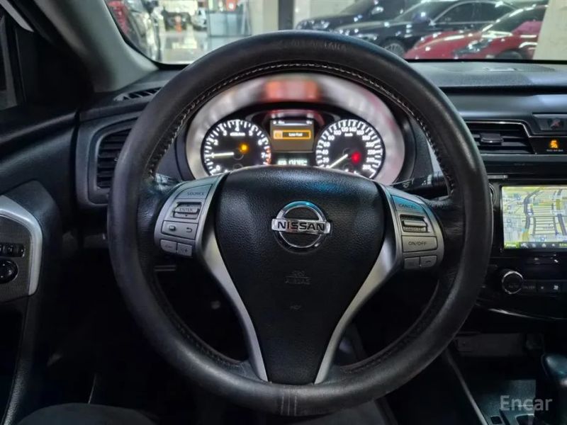 Nissan altima