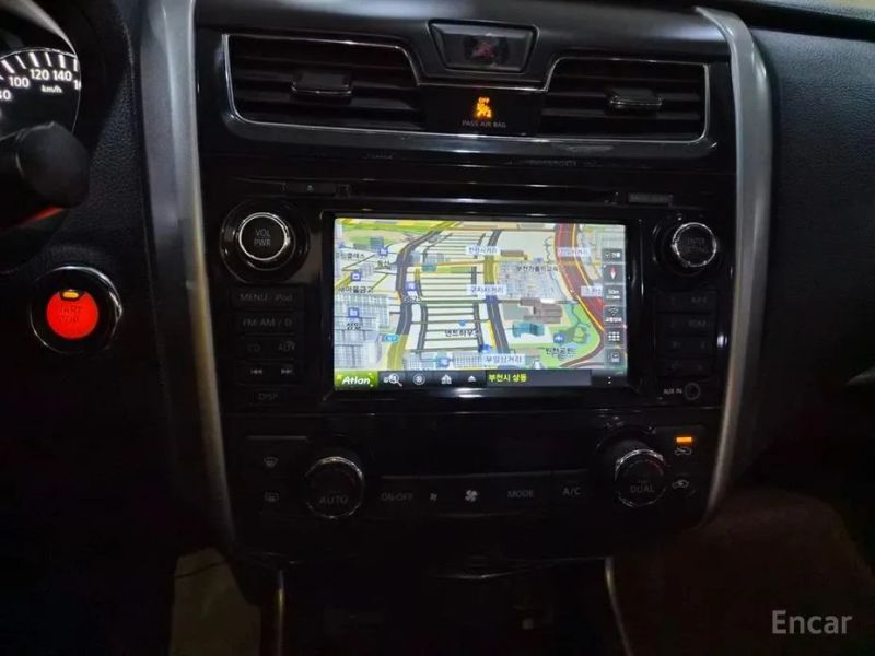 Nissan altima