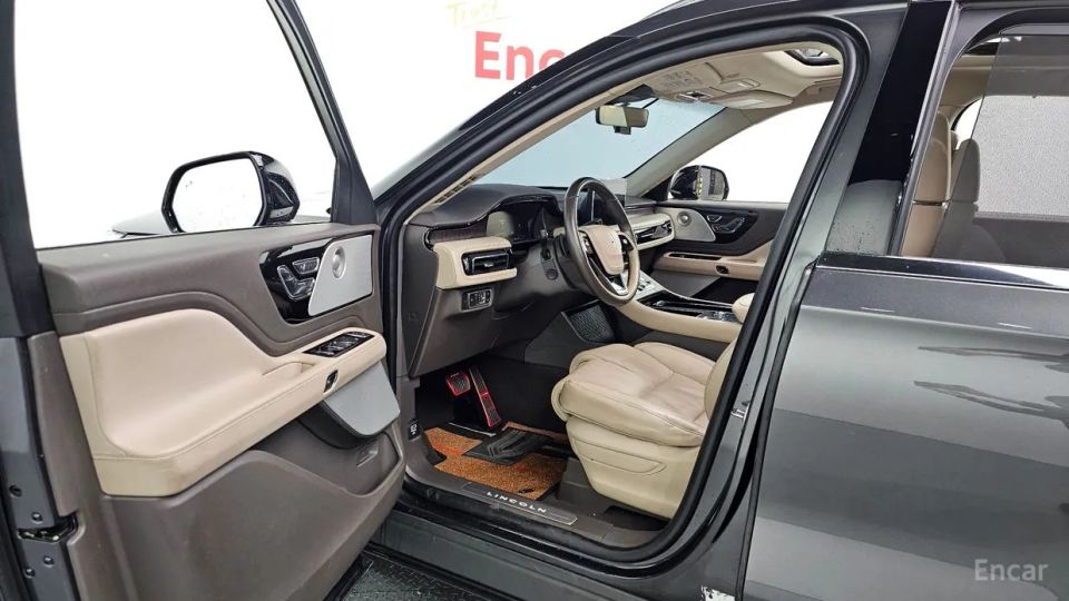 Lincoln Aviator