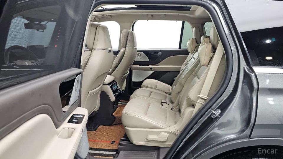 Lincoln Aviator
