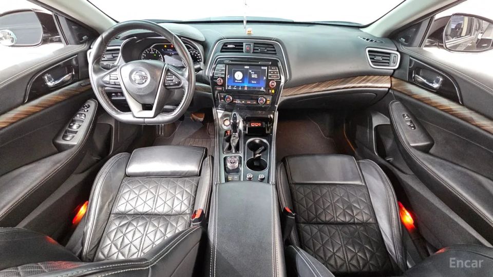 Nissan Maxima