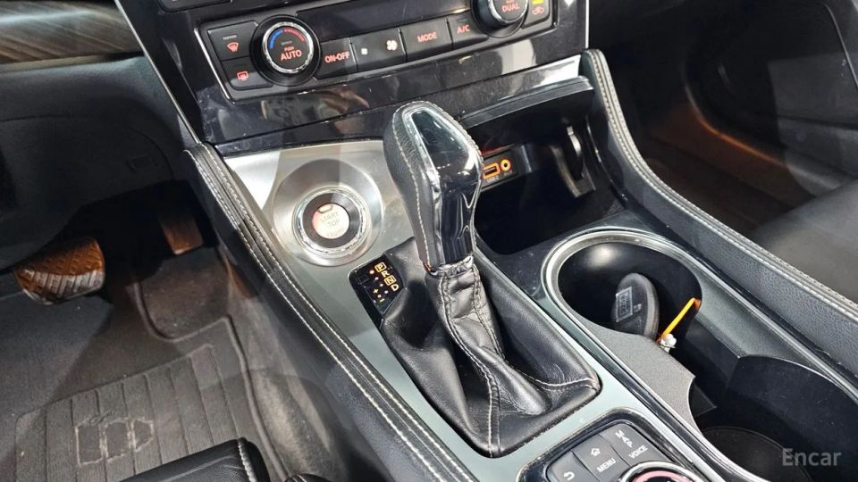 Nissan Maxima