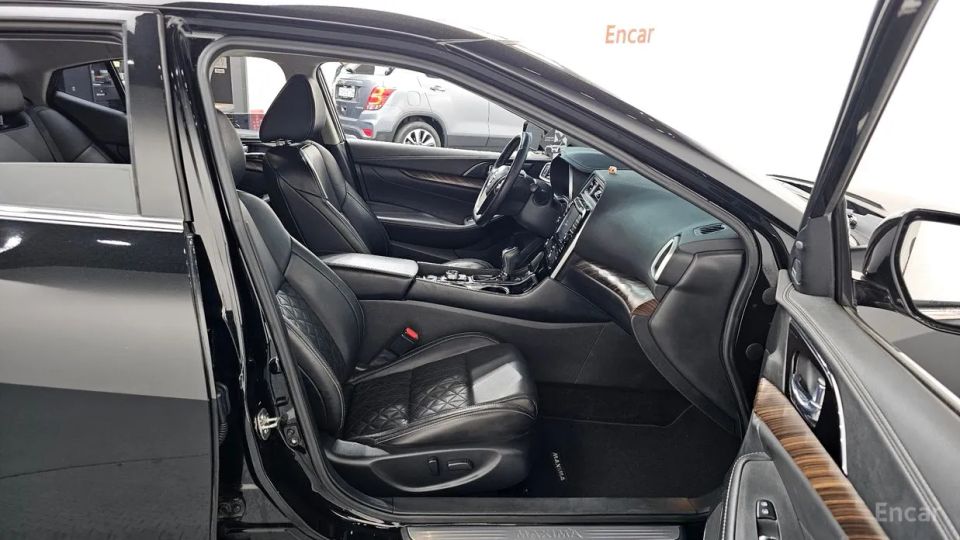 Nissan Maxima