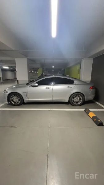 Jaguar xf