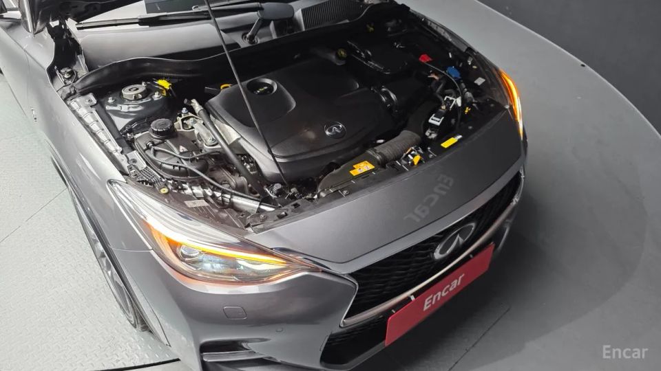 Infiniti Q30