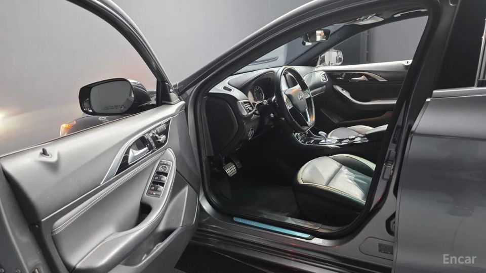 Infiniti Q30