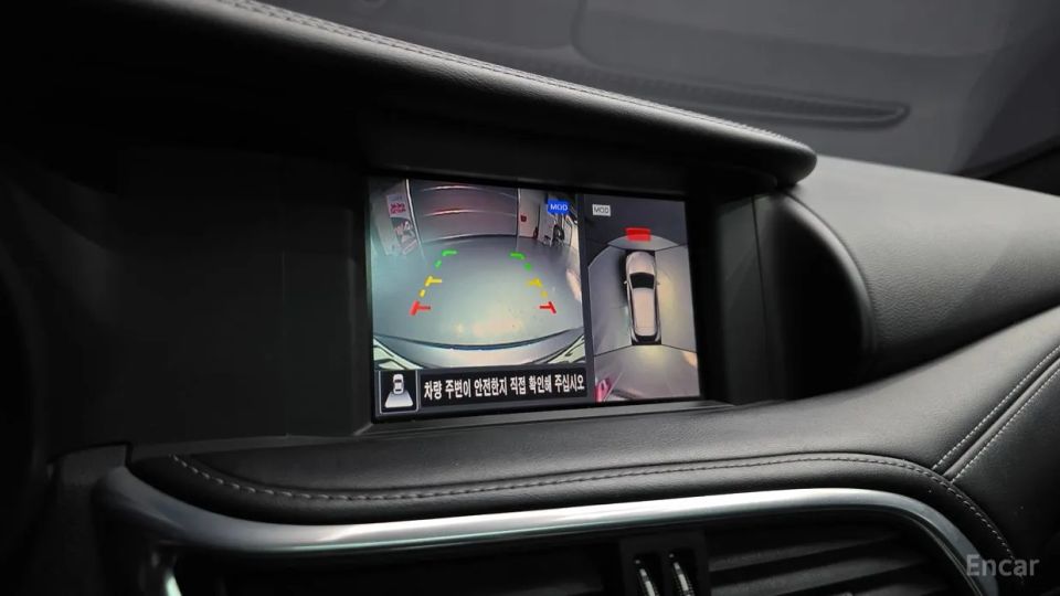Infiniti Q30