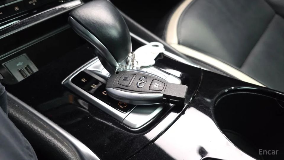 Infiniti Q30