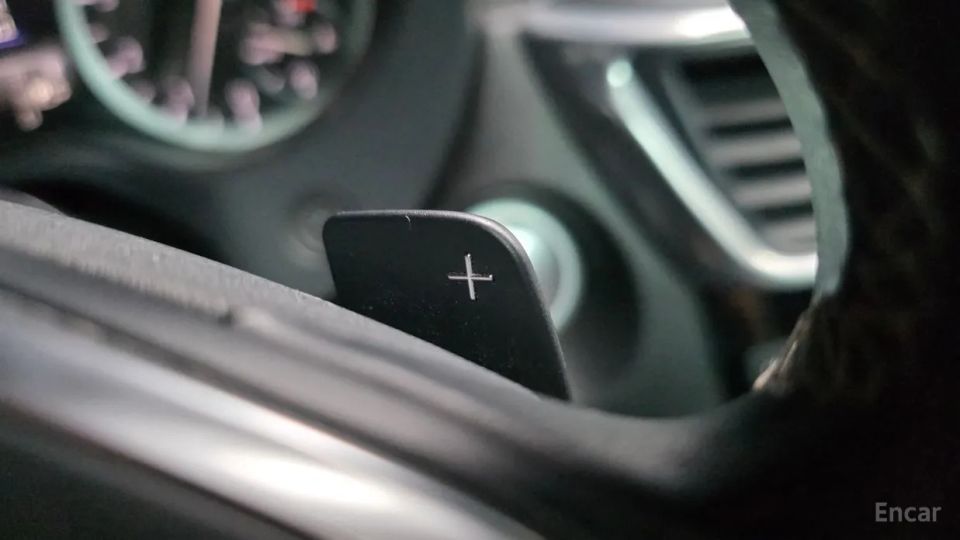 Infiniti Q30