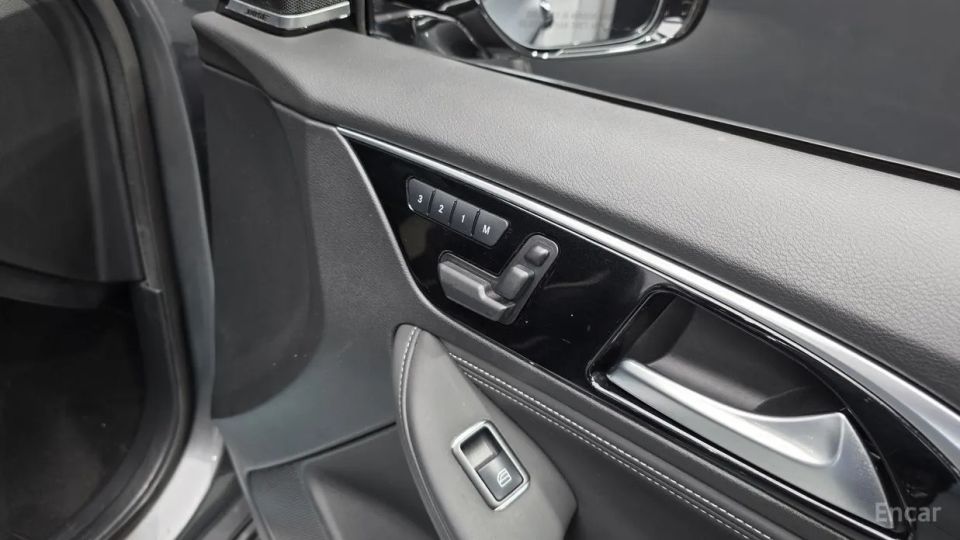 Infiniti Q30