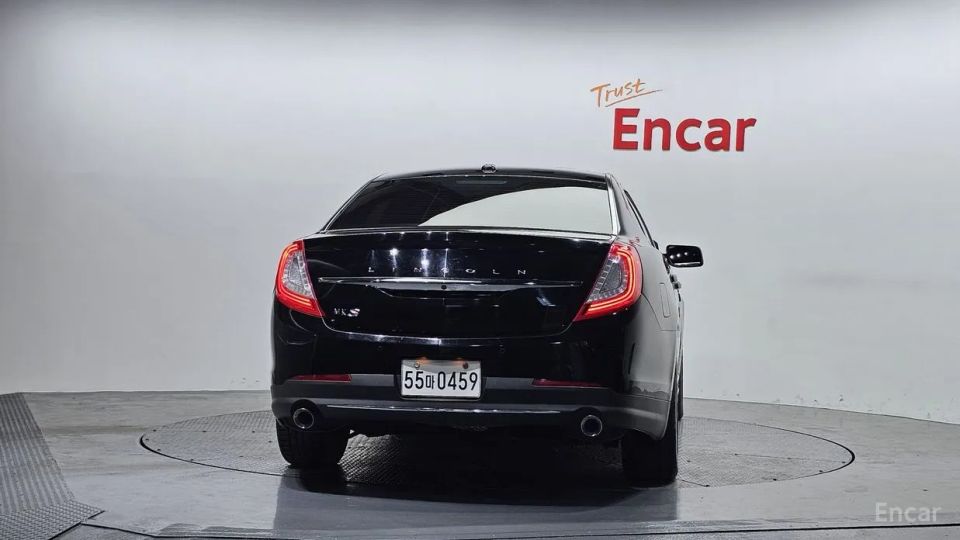 Lincoln MKS