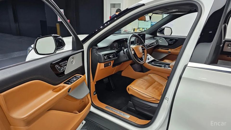 Lincoln Aviator