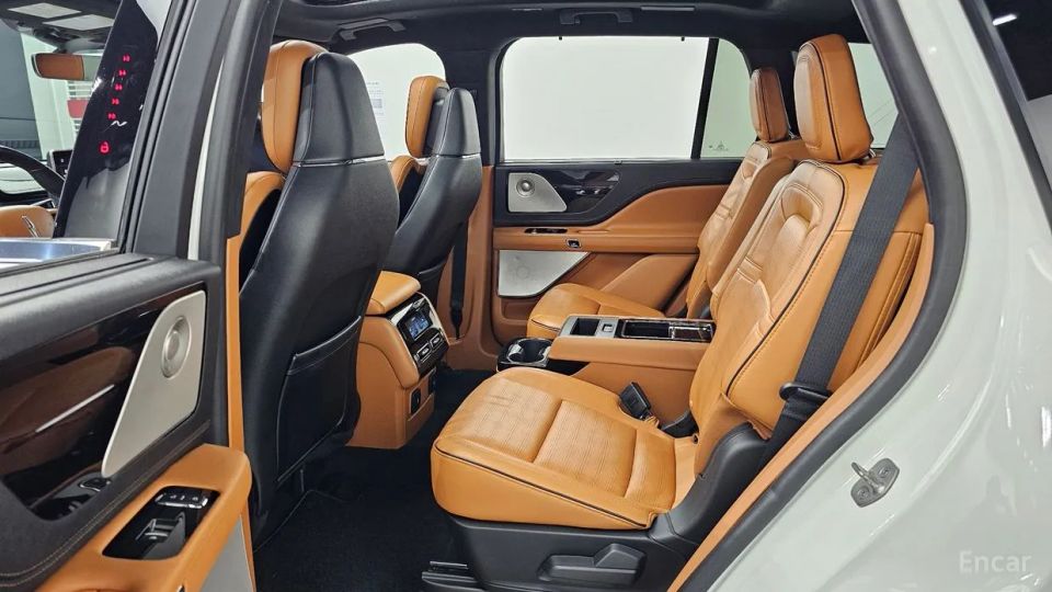 Lincoln Aviator