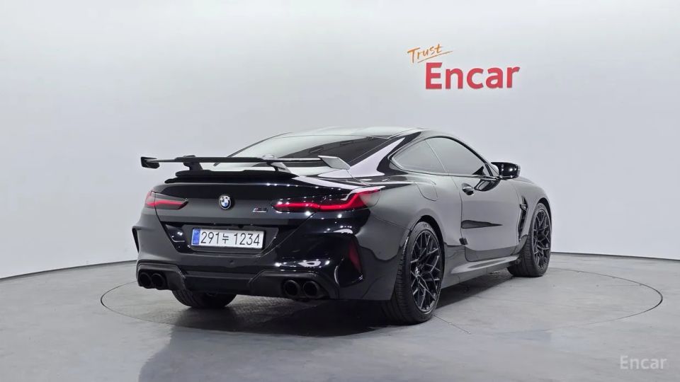 BMW M8
