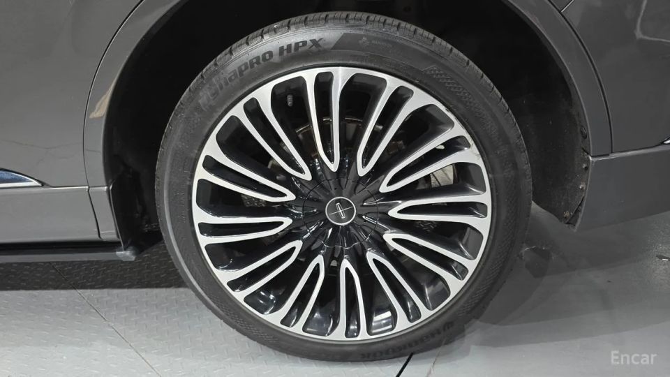 Lincoln Aviator