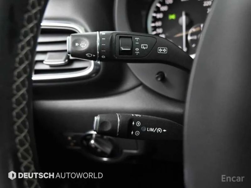 Infiniti Q30