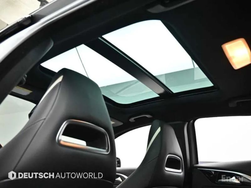 Infiniti Q30