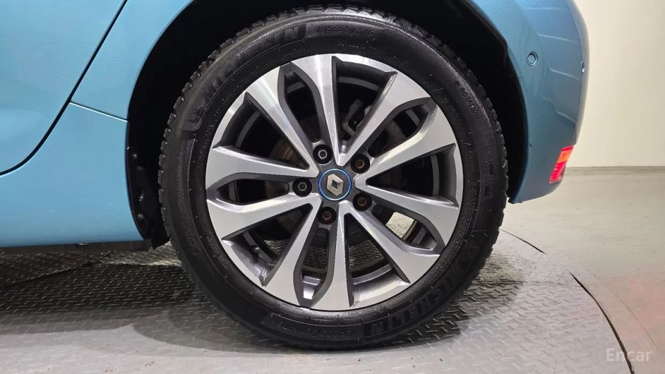 Renault-KoreaSamsung Zoe