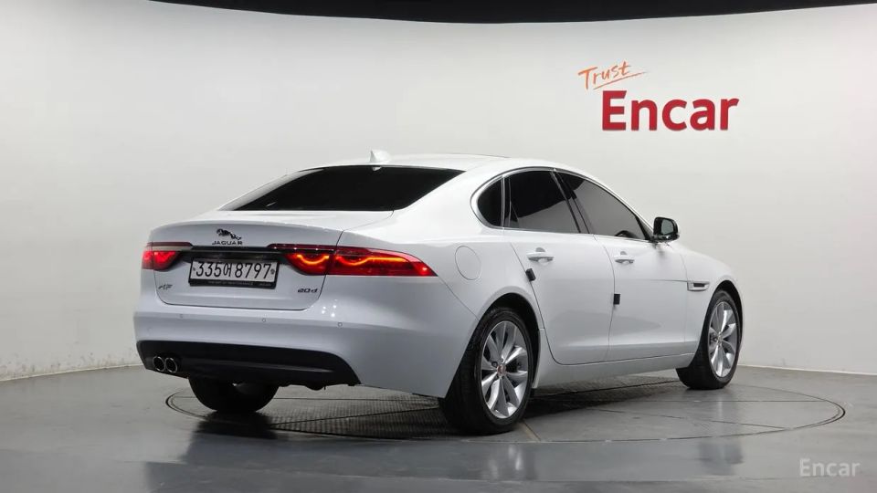 Jaguar xf