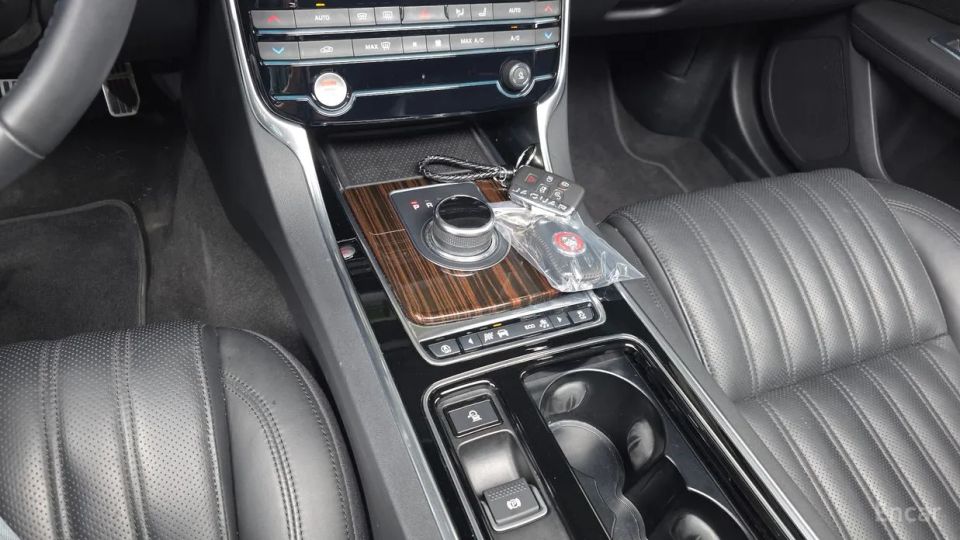 Jaguar xf