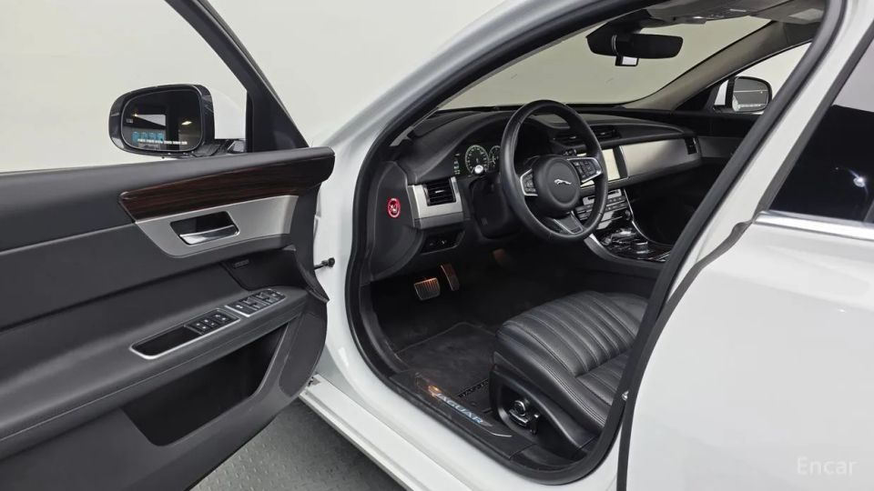 Jaguar xf