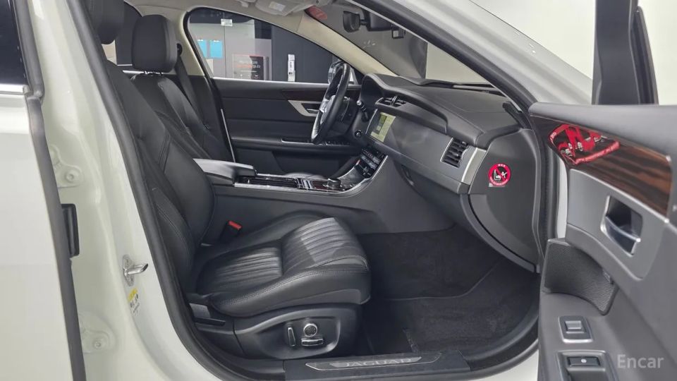 Jaguar xf