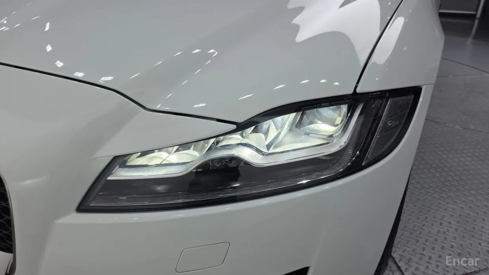 Jaguar xf