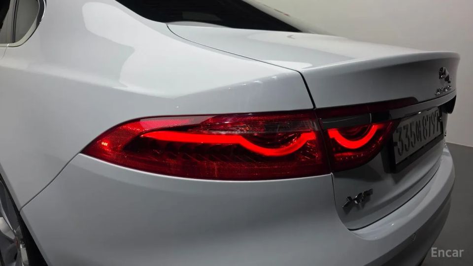 Jaguar xf