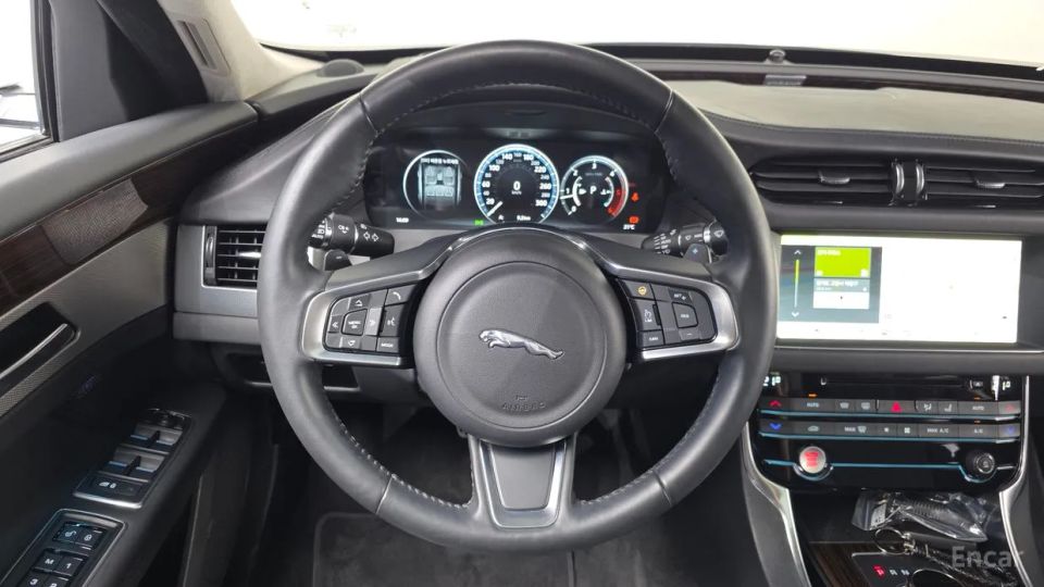 Jaguar xf