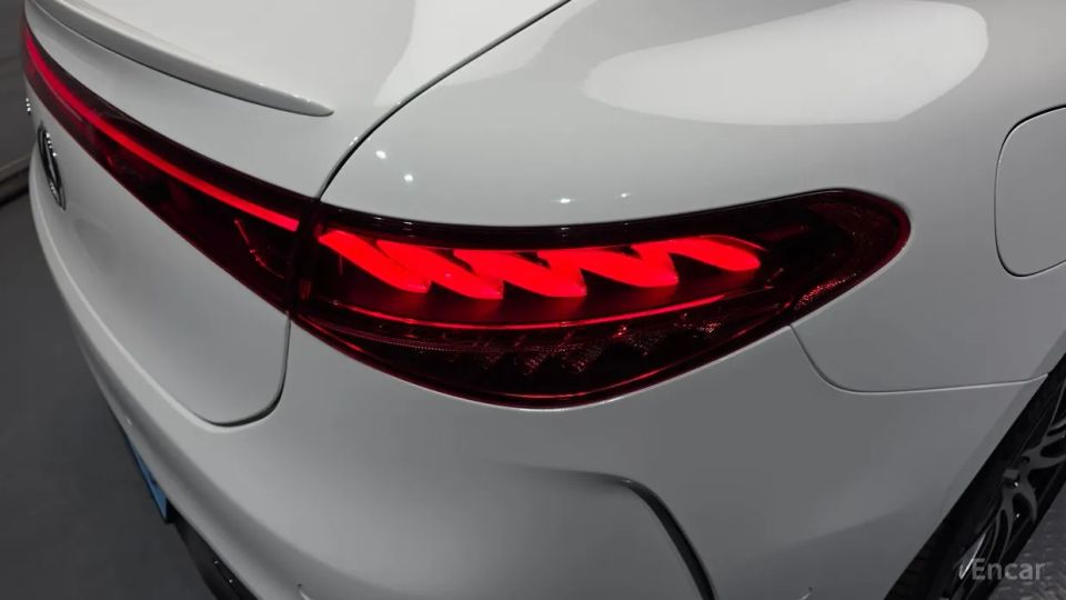 Mercedes-Benz EQS