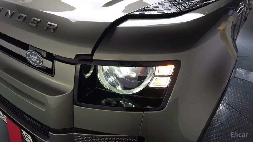 Land Rover Defender