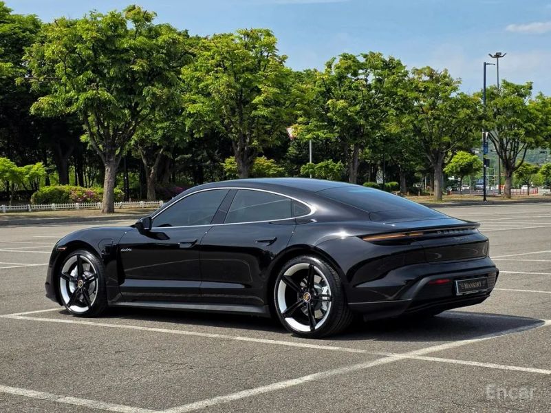 Porsche Taycan
