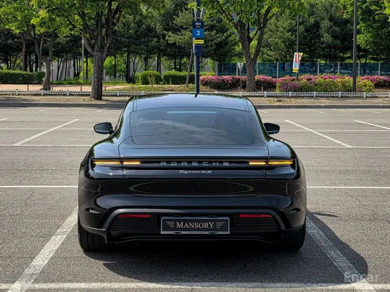 Porsche Taycan