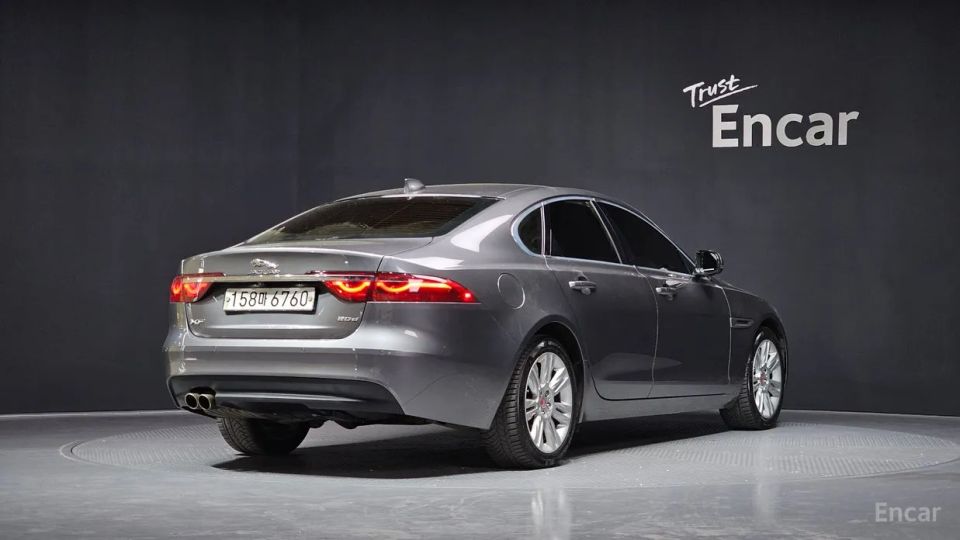Jaguar xf