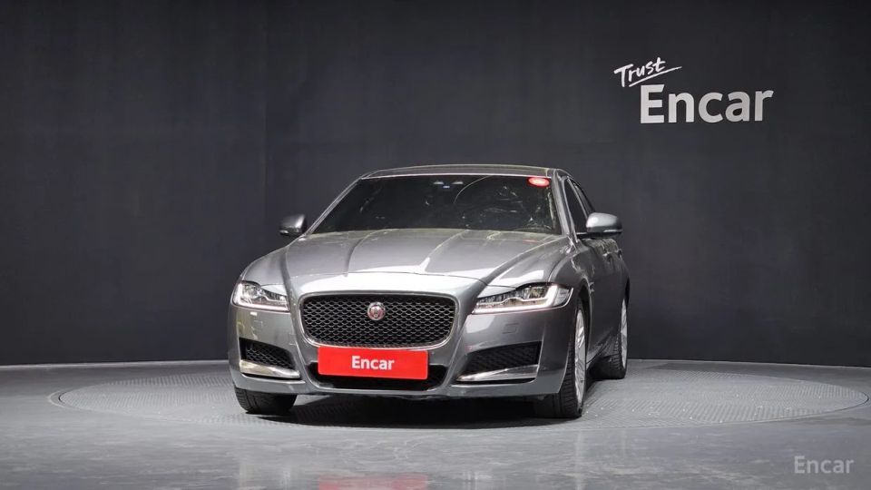 Jaguar xf