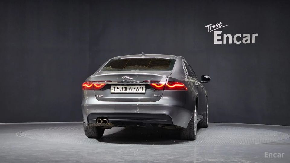 Jaguar xf