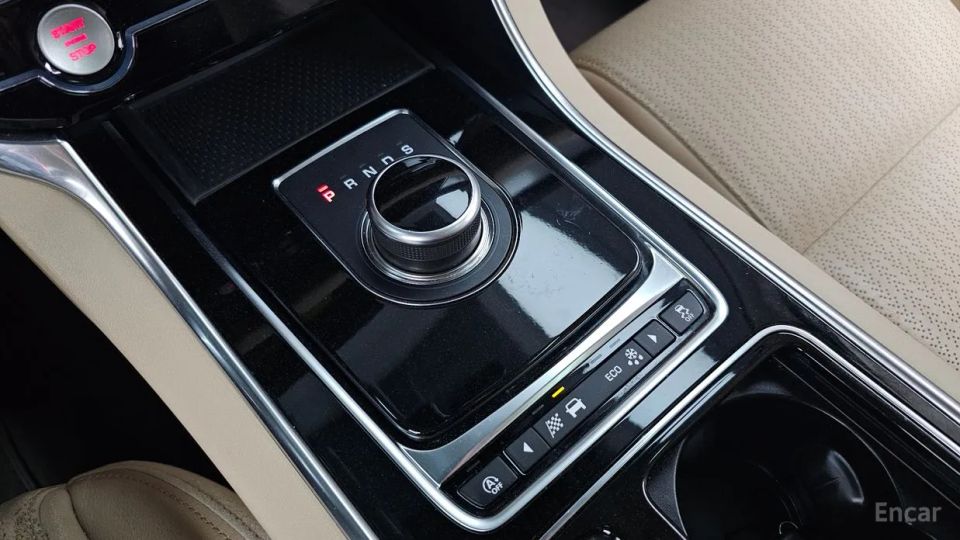 Jaguar xf