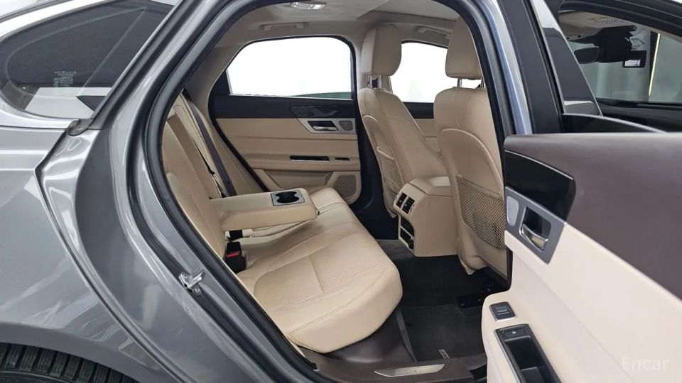 Jaguar xf