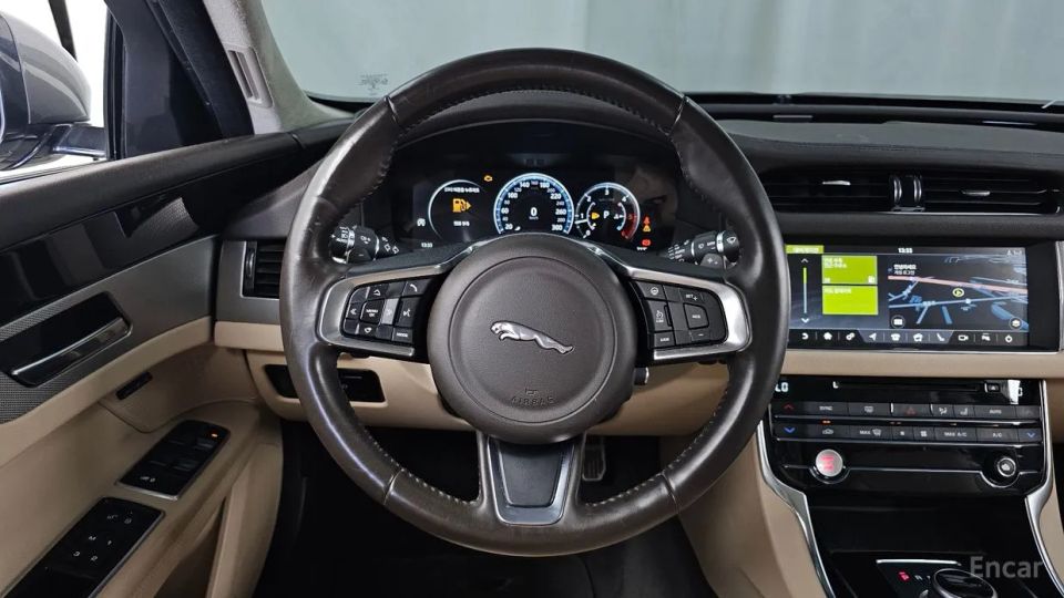 Jaguar xf